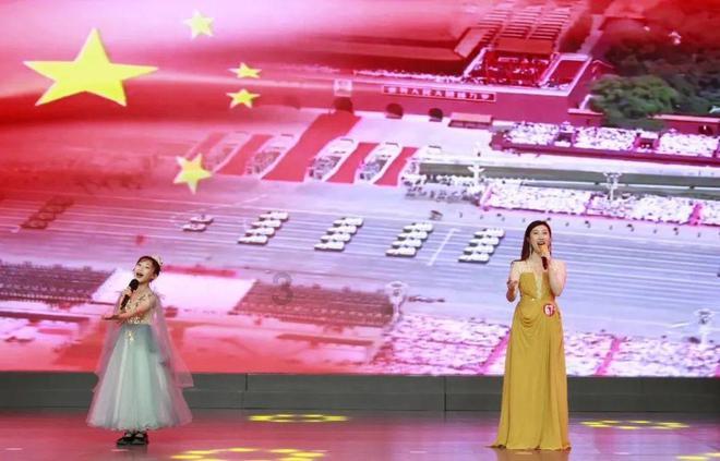 小个子要想穿裙子好看又显高，需要掌握哪些技巧和方法？游戏画面